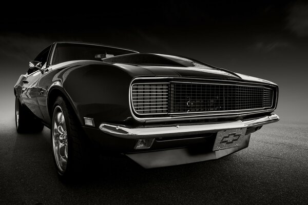 Schwarzer Chevrolet camaro von 1968. retro-Maschine