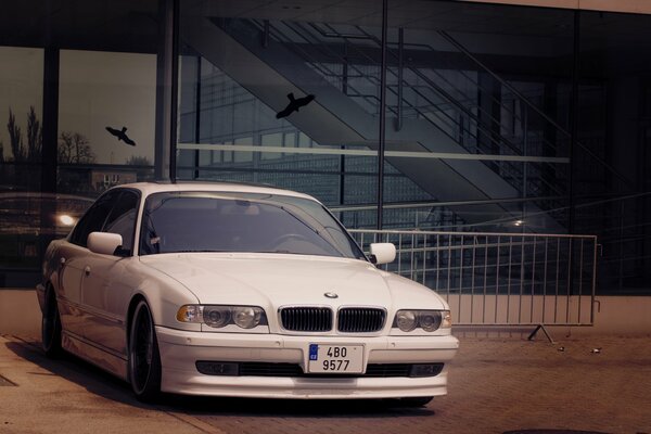 Blanc BMW classique super beau