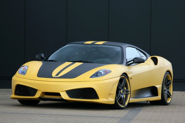 Yellow striped Ferrari f430 car