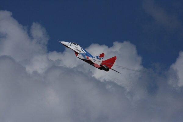 Cortes de pelo de Rusia, mig-29, MIG-29 en el cielo de ppasmur