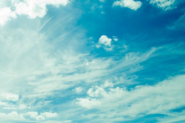 La pureté des nuages, la transparence du ciel, la fraîcheur de l air telle est la vie de la planète