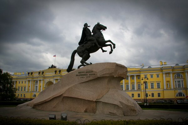 St. Petersburg die Stadt der starken Regenfälle