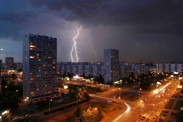 Strada notte scintilla notte