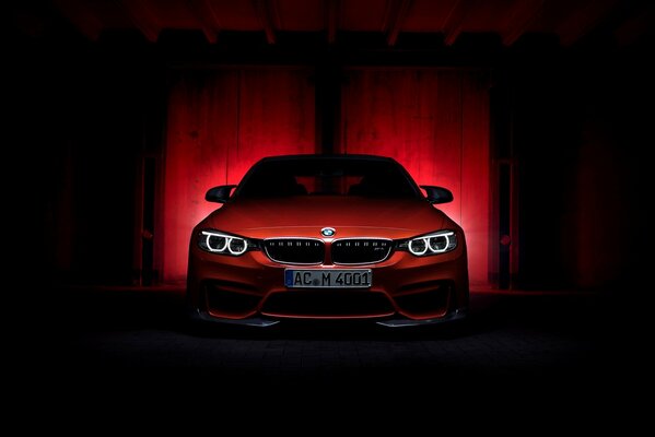 BMW Coupé sfondo nero retroilluminazione rossa