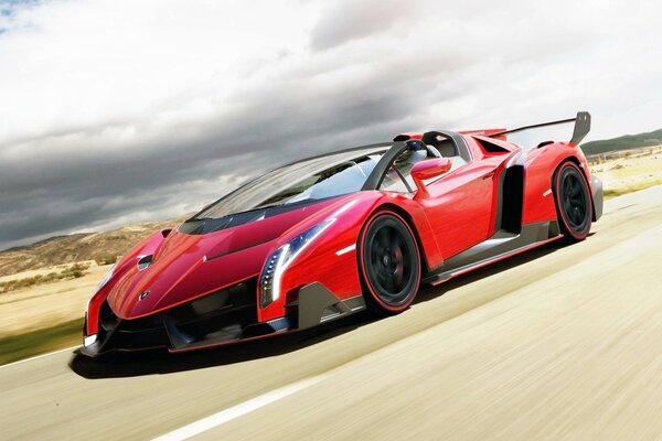 Voiture rouge lamborghini sur la route