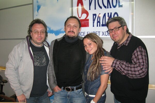 Cantante stas Mikhailov en la Radio Rusa