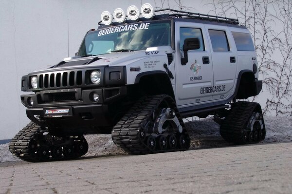 Hummer, das beste SUV, ein riesiger Bomber