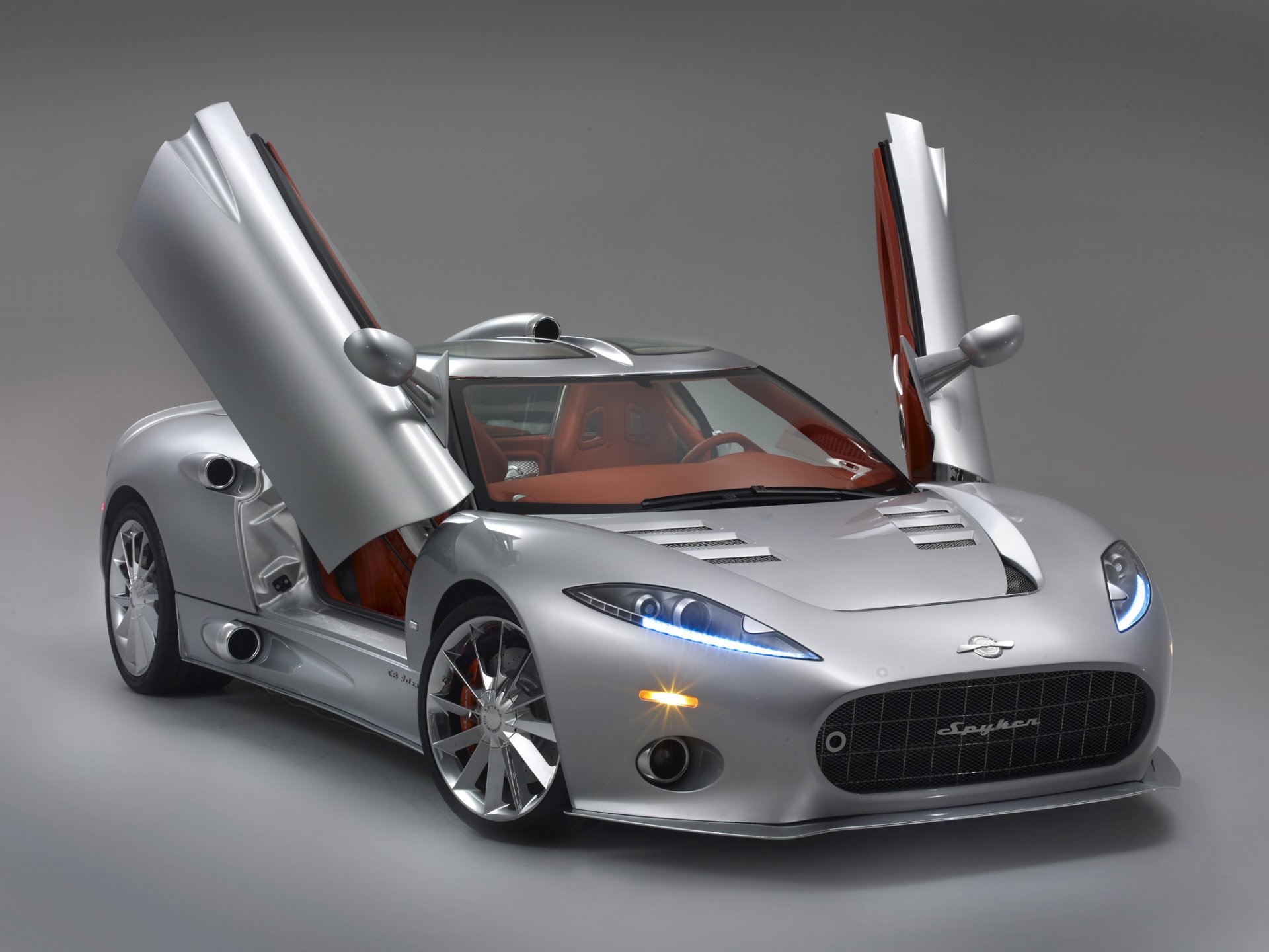 auto spyker c8 alettoni metallic porte aperte