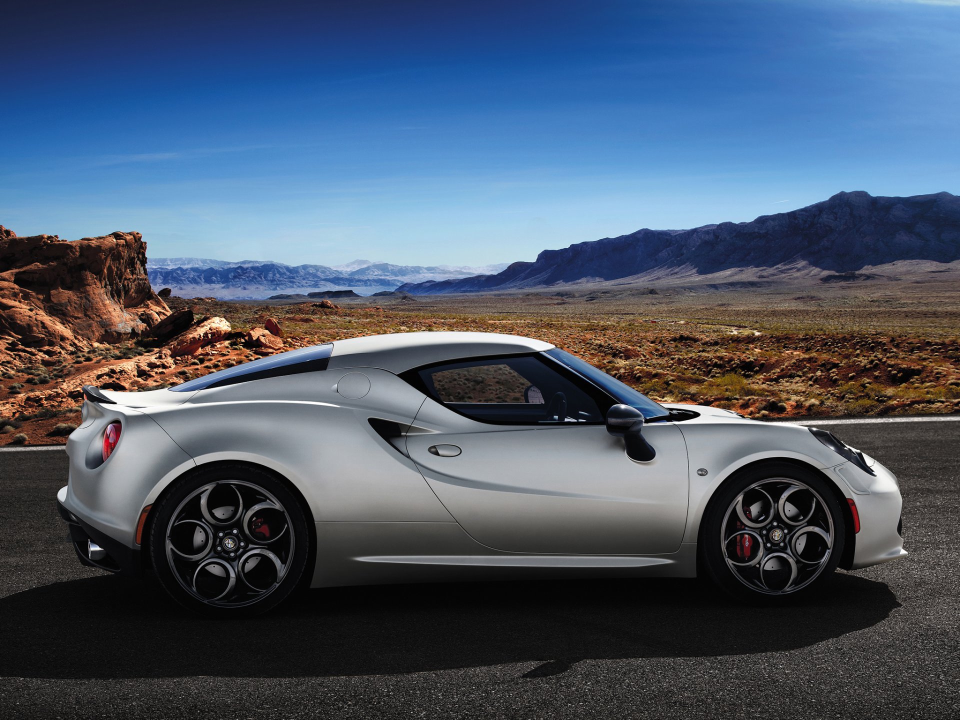 alfa romeo 4c lancement édition alfa romeo vue latérale