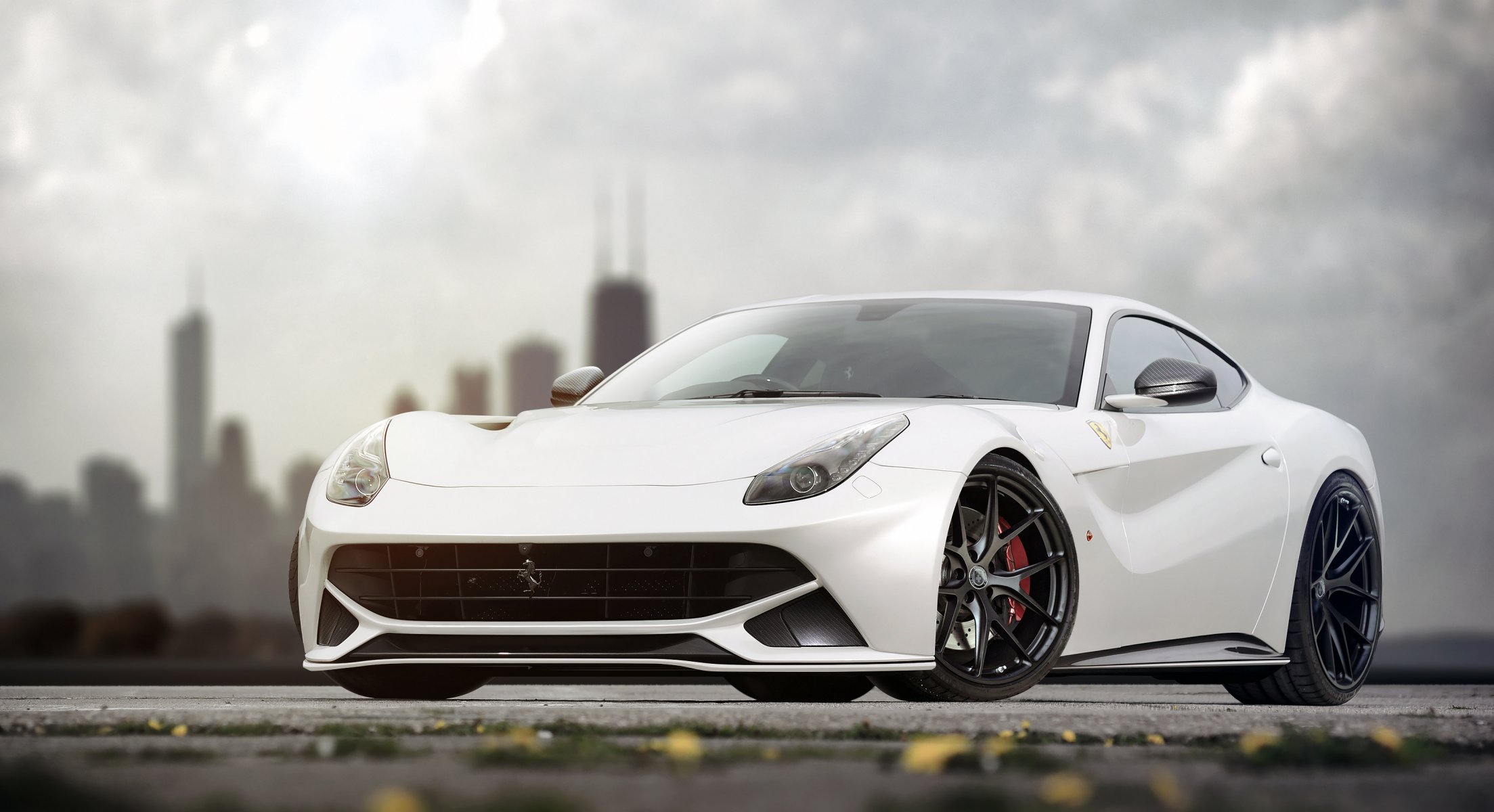 ferrari f12 berlinetta bianco di jackdarton