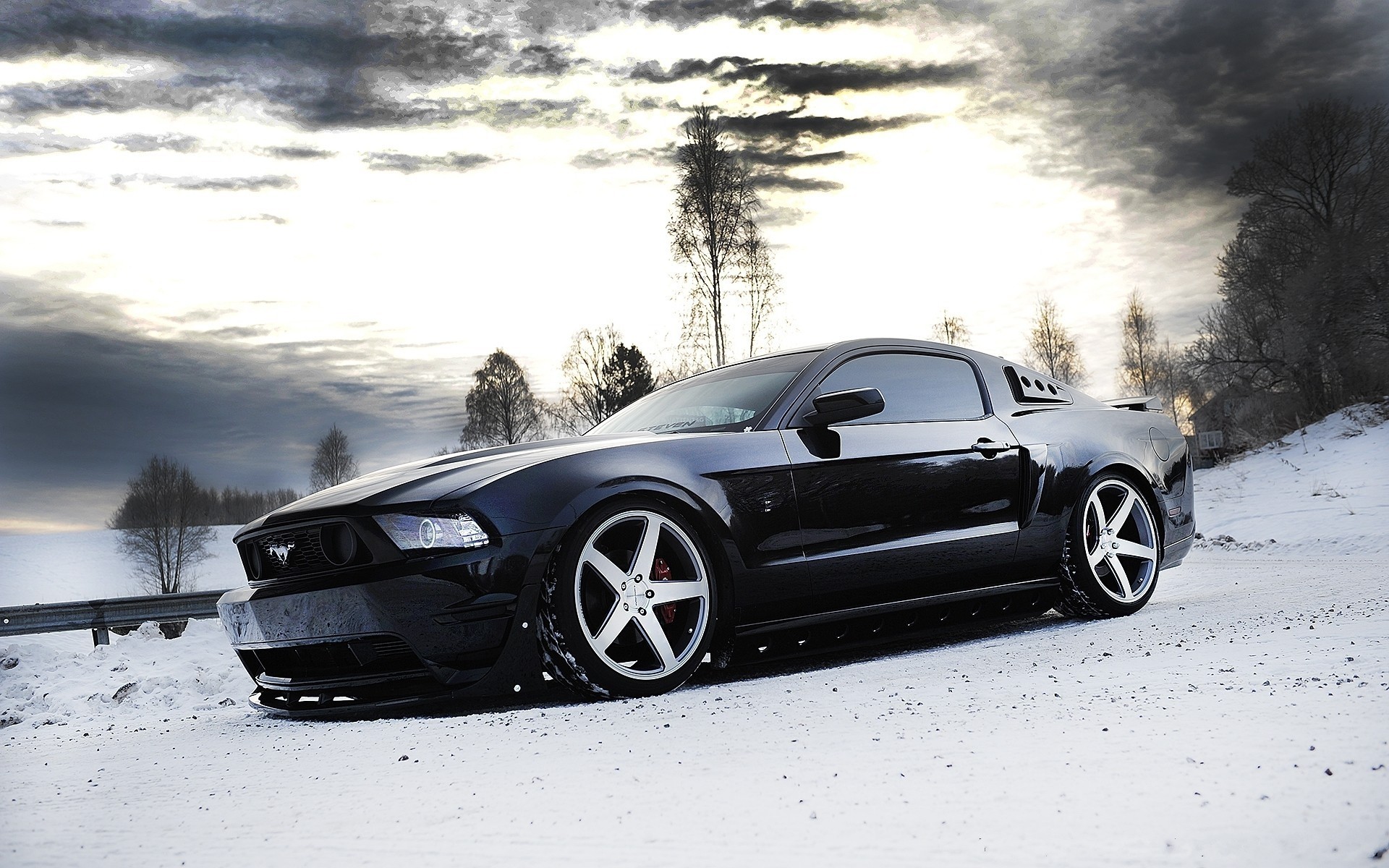 ford mustang auto grigio inverno neve