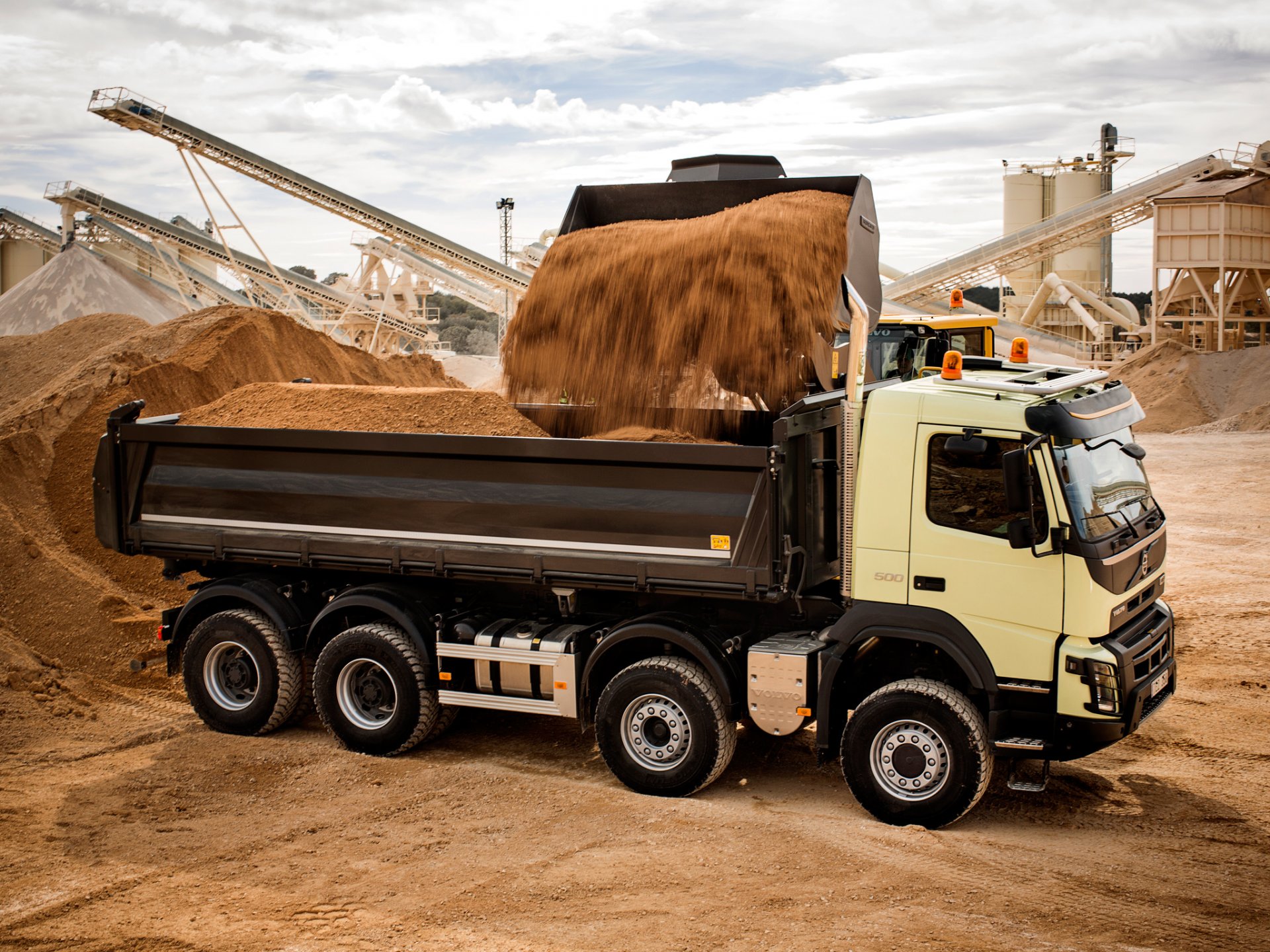 volvo fmx 8x4 машина кузов песок ковш