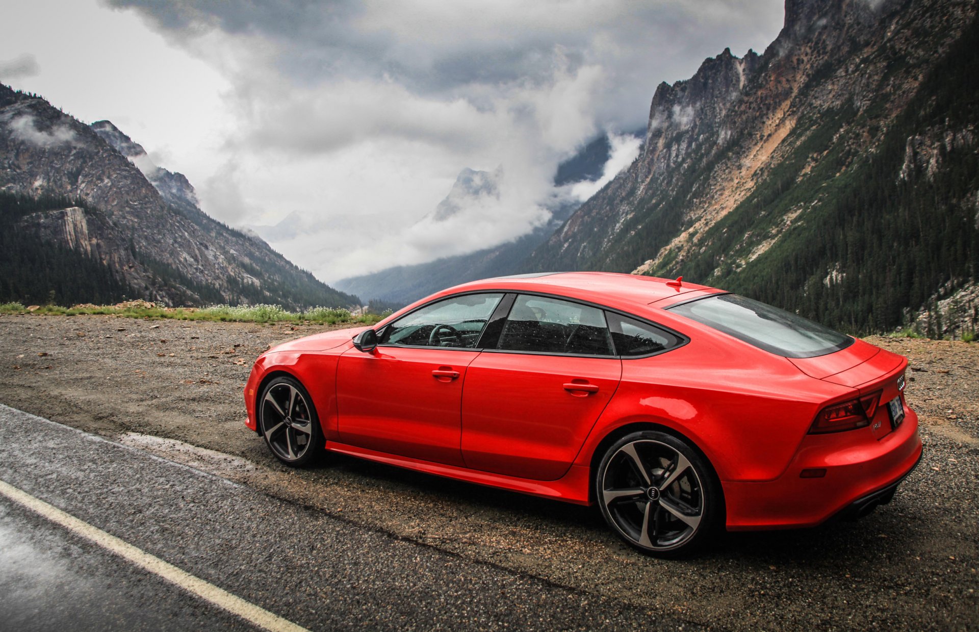 audi rs7 rojo montaña