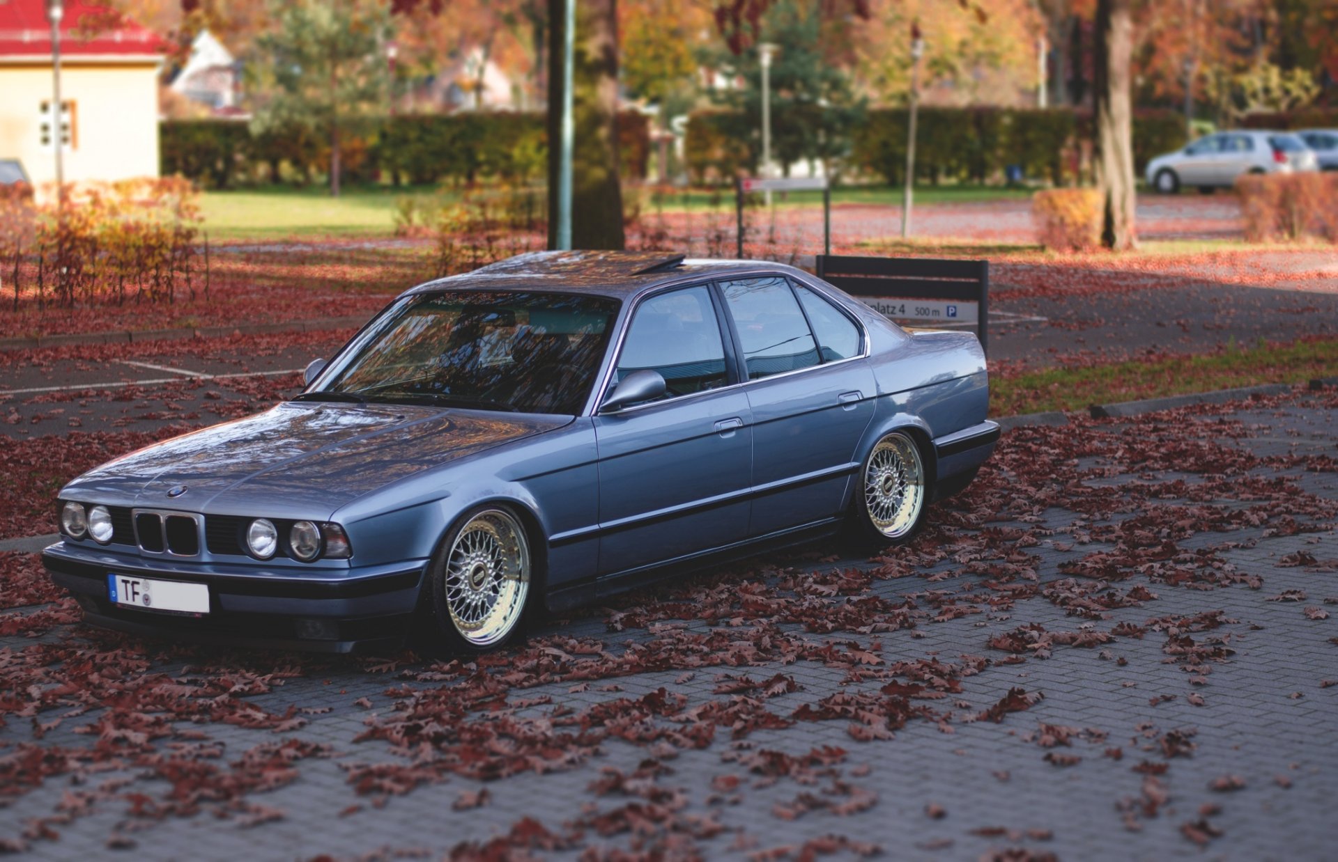 bmw e34 oldscool bmw tuning posición llantas otoño clásico