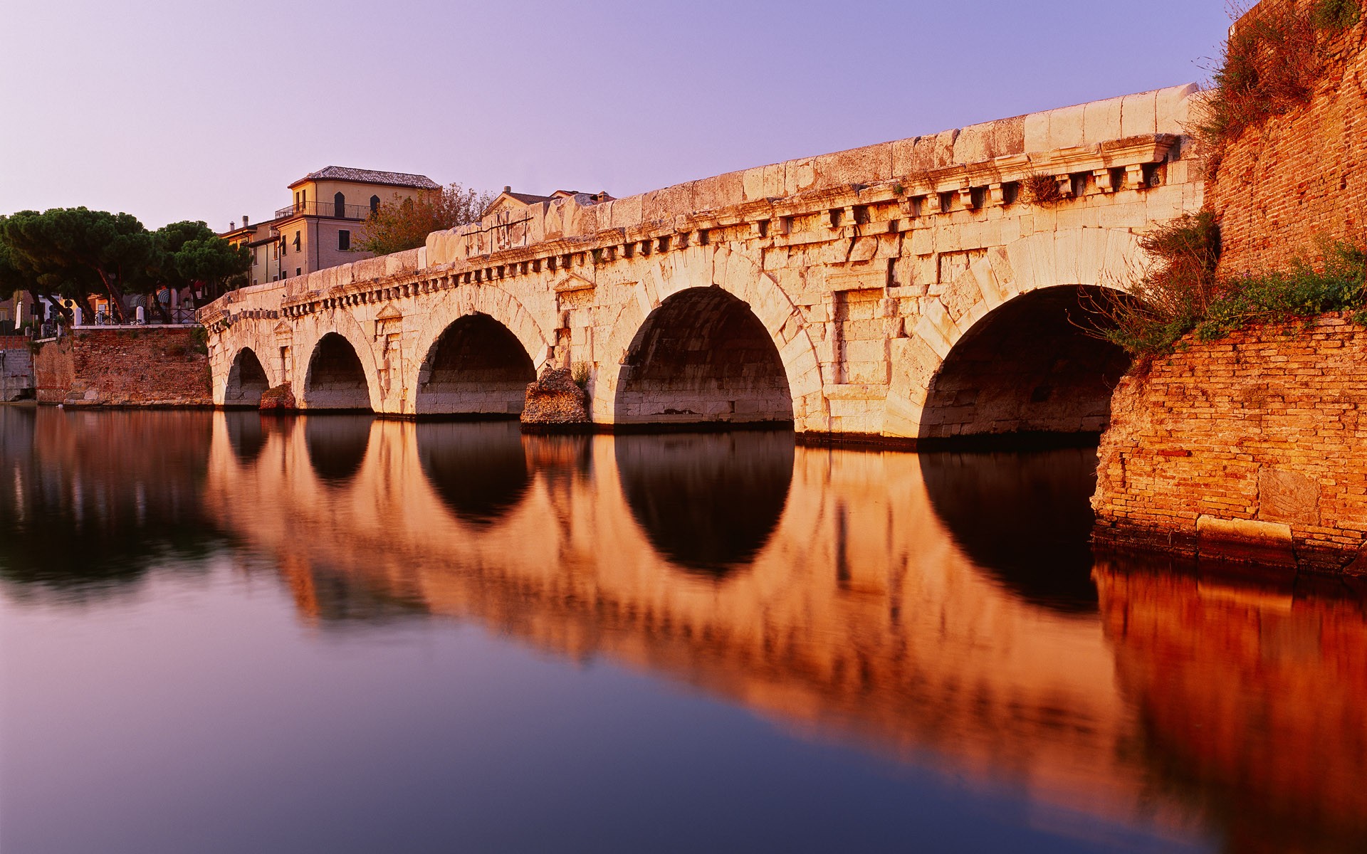 ponte riflessione case acqua