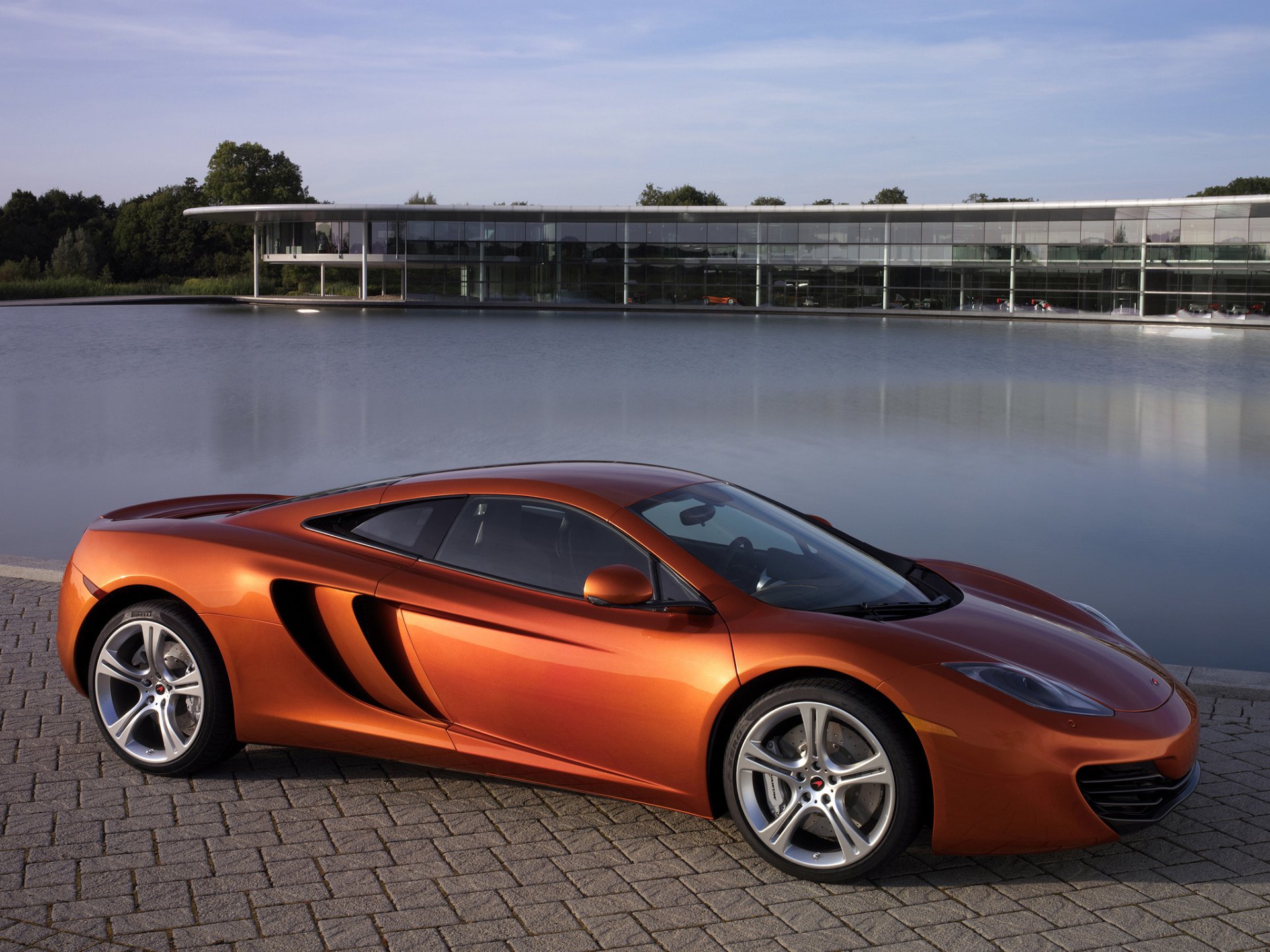 mclaren mp4-12c машина бассейн авто макларен обоя