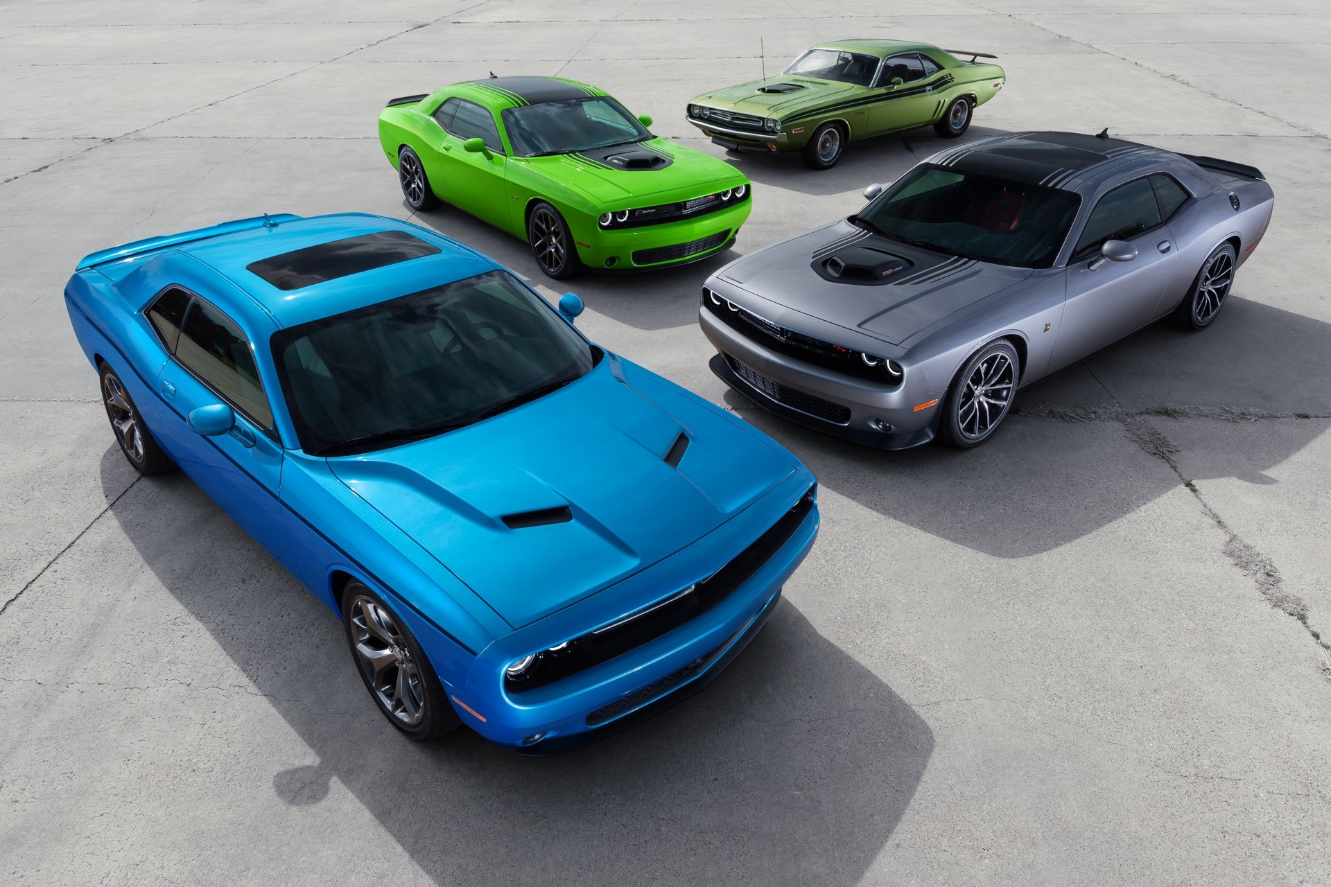 esquiver challenger r / t 2015 et voitures muscle bleu vert gris