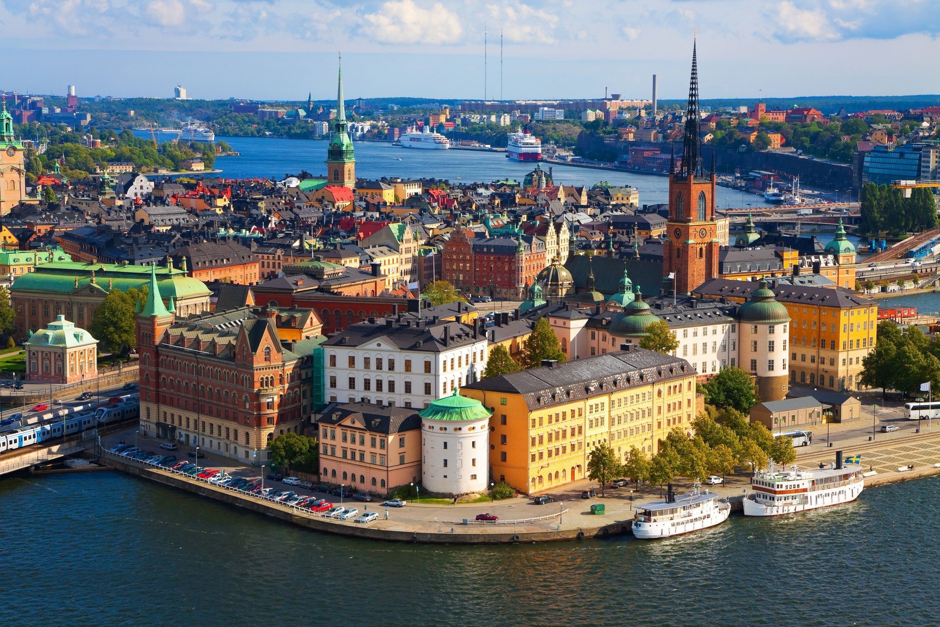 weden viejo ciudad suecia estocolmo stockholm foto verano casas pinturas barcos altitud horizonte nubes río