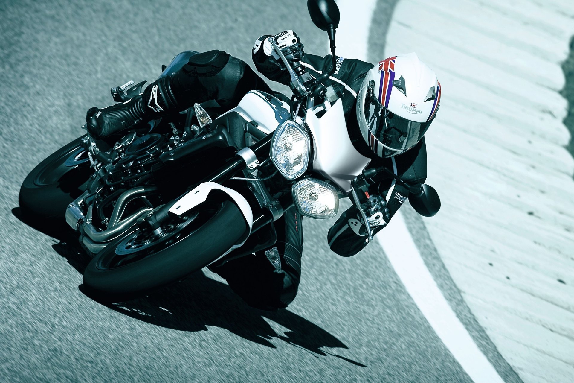 triumph street triple r триумф 2011 стритфайтер нейкид мотоцикл мото мотобайк спорт мотоспорт гонки байк мужчины мототранспорт