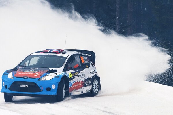 Ford Fiesta easily copes with snow drifts