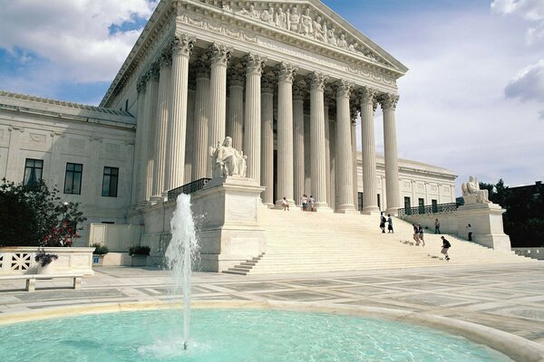 Una corte Suprema masiva en los Estados Unidos, a saber, Washington