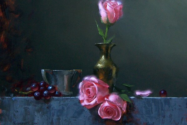 Image d un vase avec des roses et une branche de raisin
