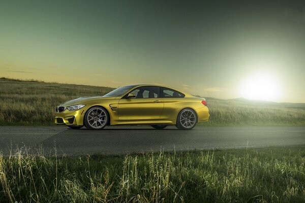 Goldener BMW Desktop-Hintergrund