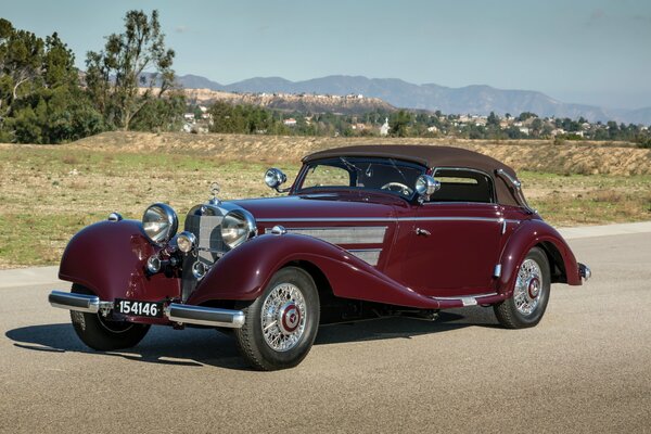 Mercedes Benz unveiled a new red convertible