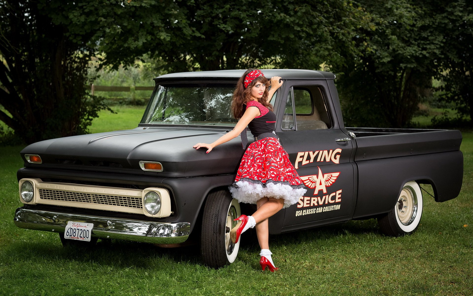 chevrolet c10 pick-up girl