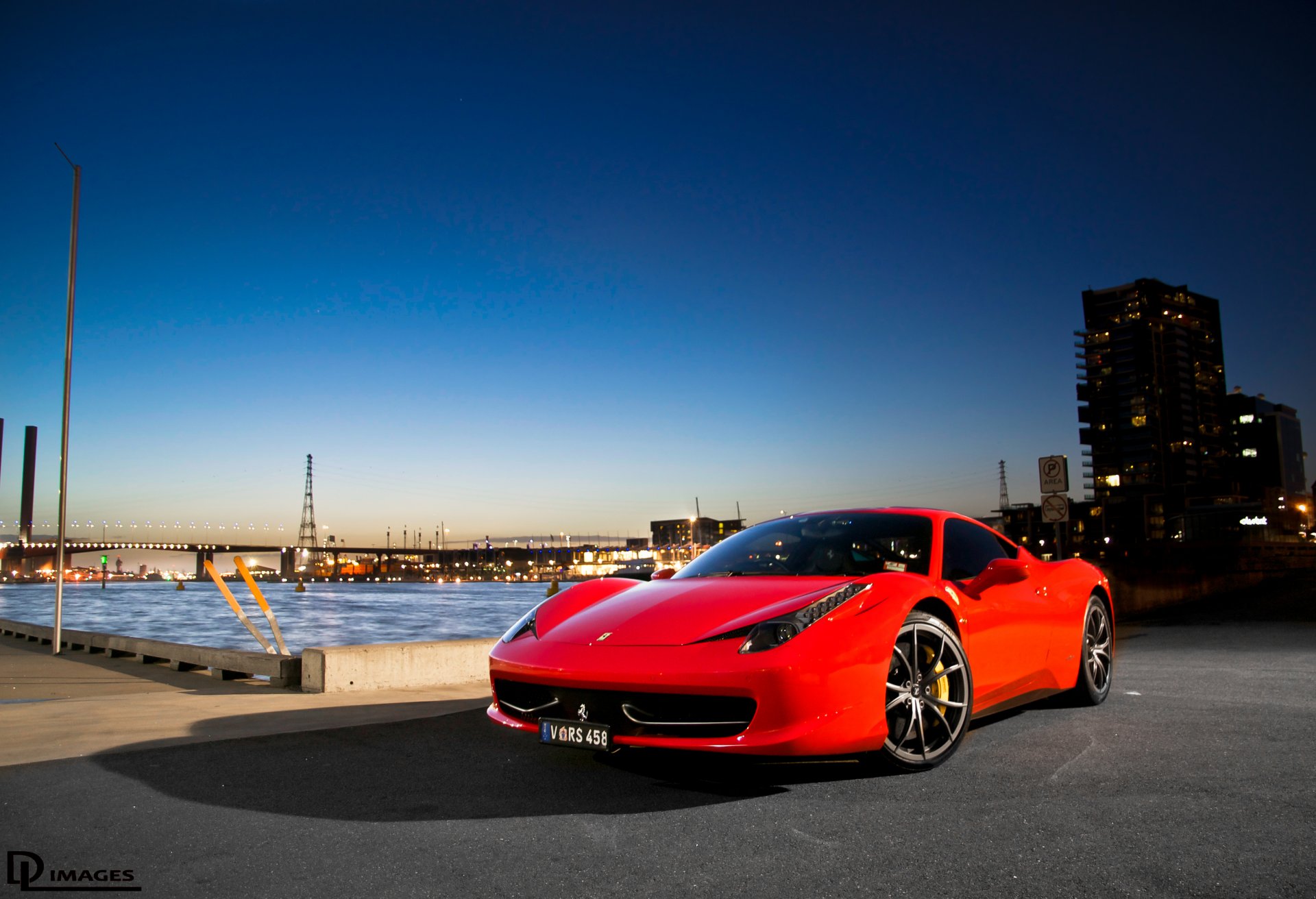 ferrari 458 italia rojo ferrari italia ciudad puente luces cielo