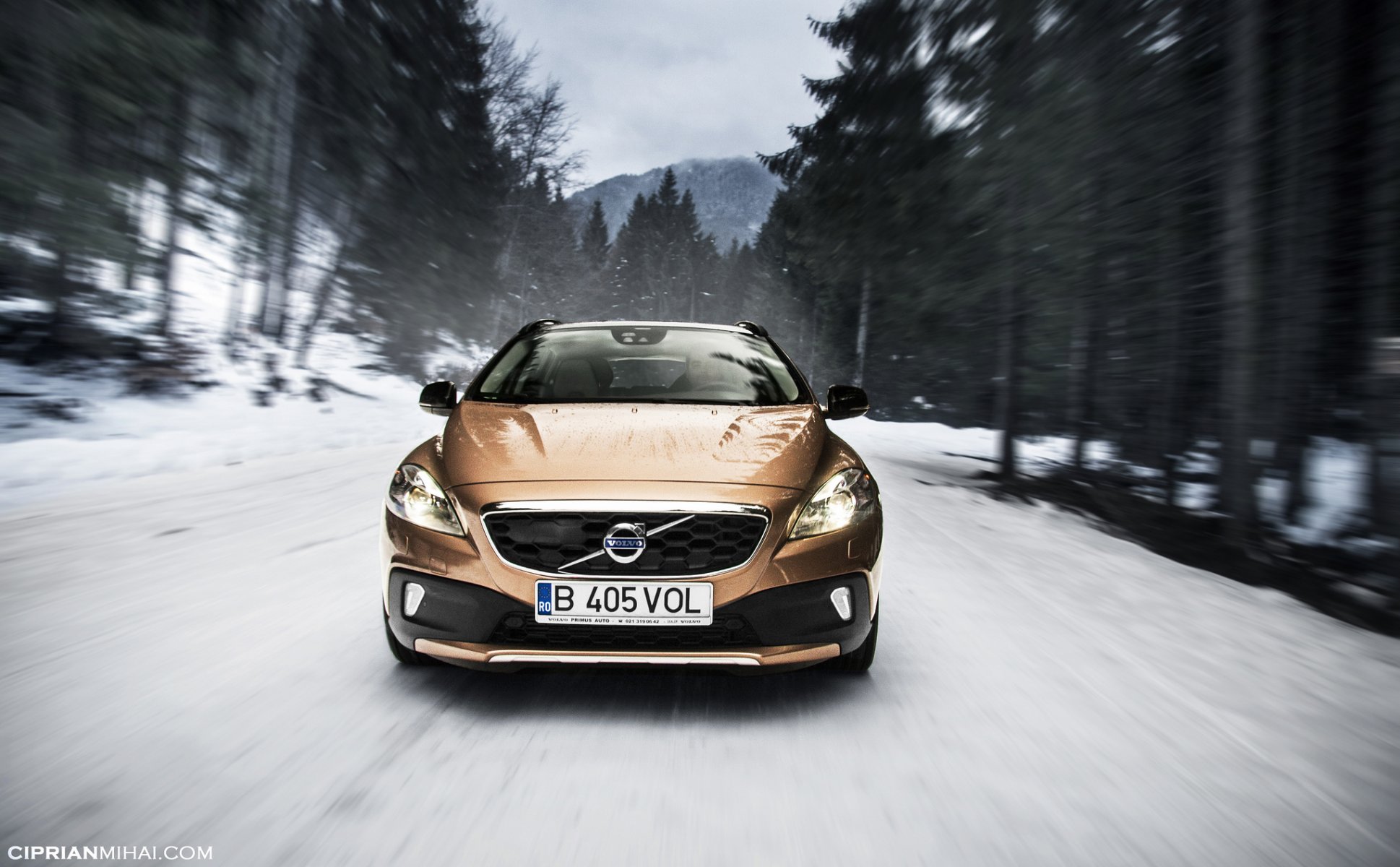 volvo volvo v40 cross country straße geschwindigkeit wald winter