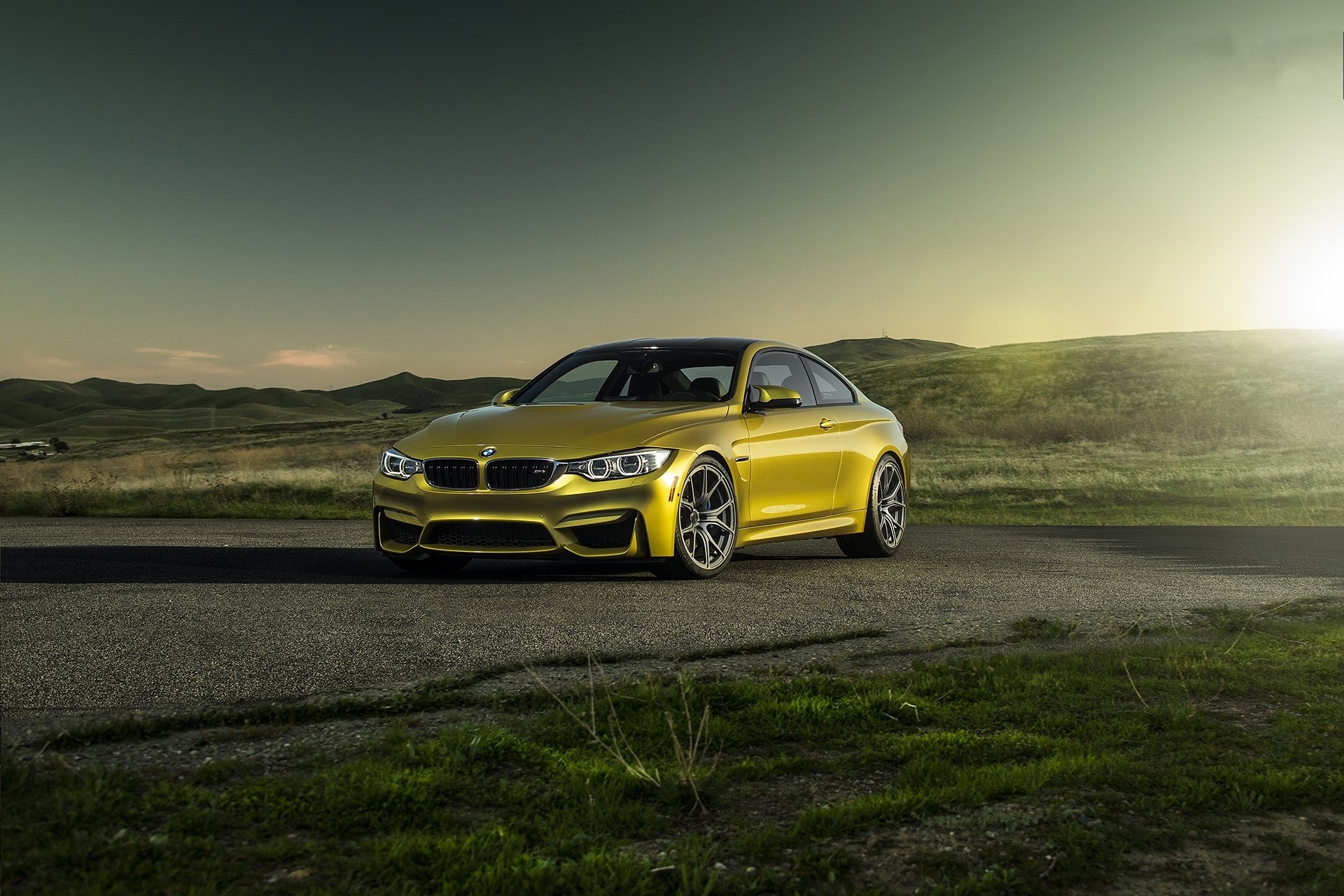 bmw m4 f82 amarillo bmw coupe puesta de sol sombra