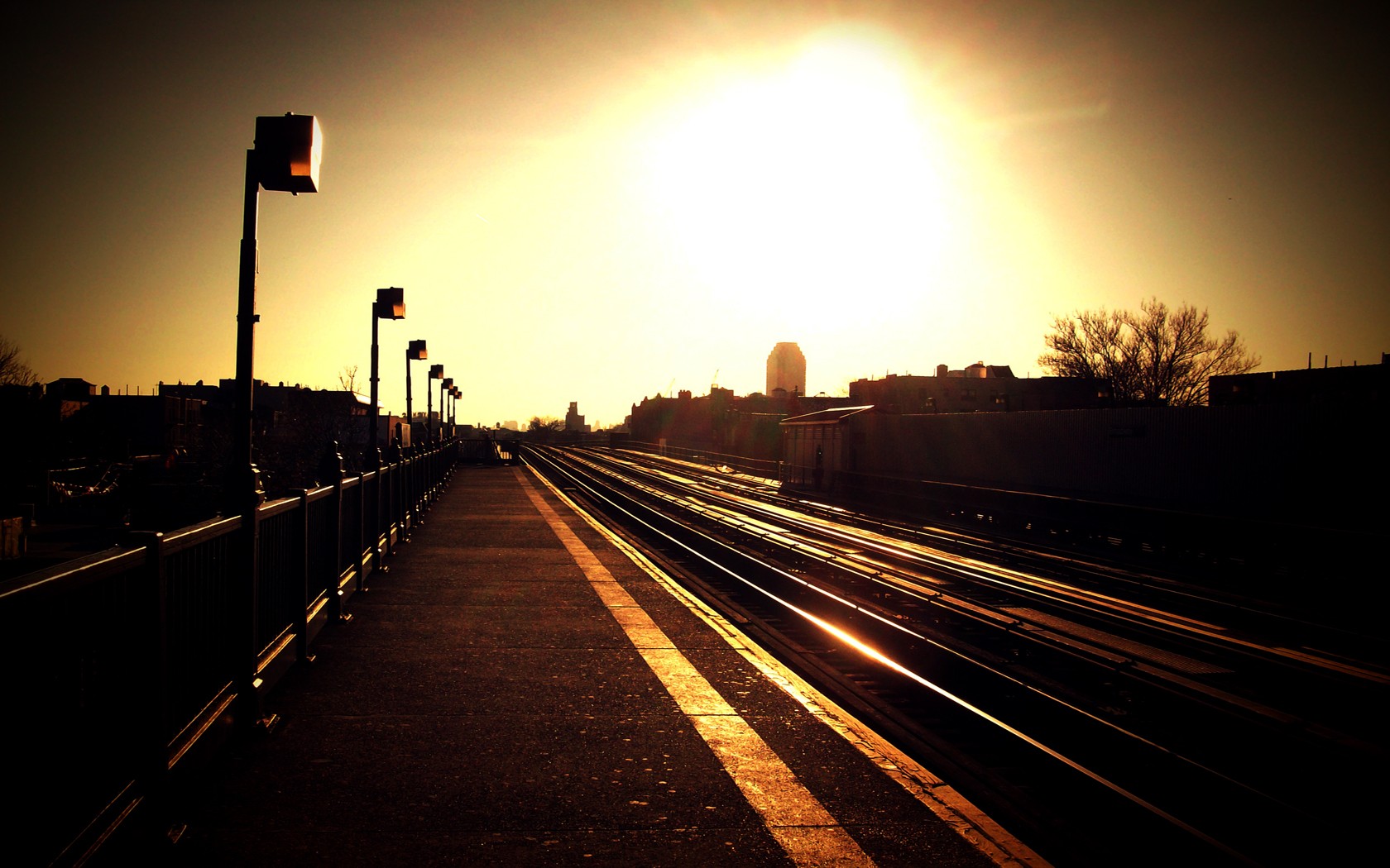 bahnhof pyron sonnenuntergang