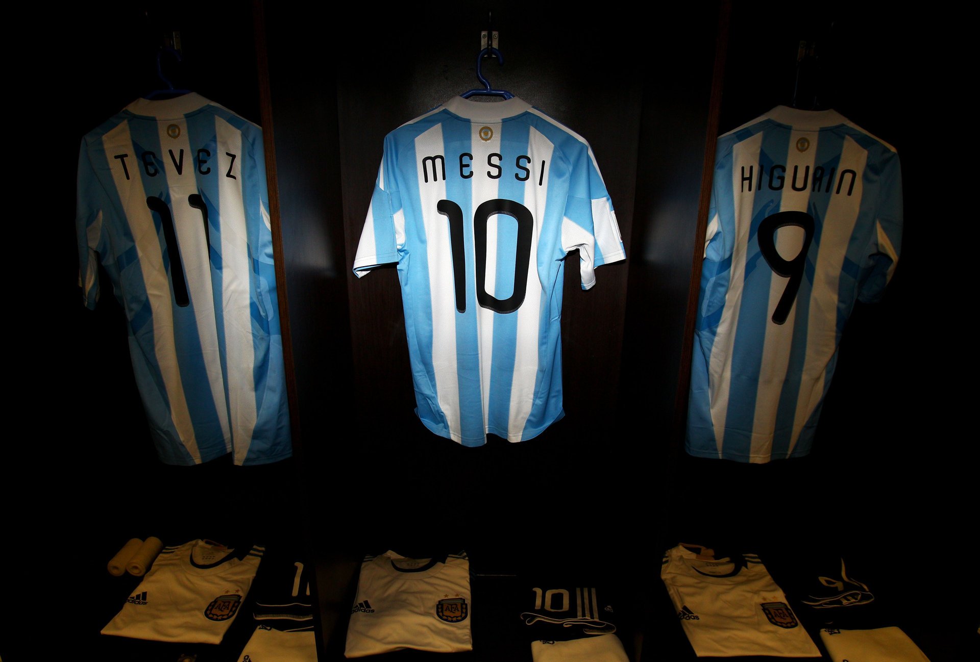 leo messi argentinische nationalmannschaft t-shirts lionel messi lionel messi fußball argentinien form drei dunkelheit nacht sport messi