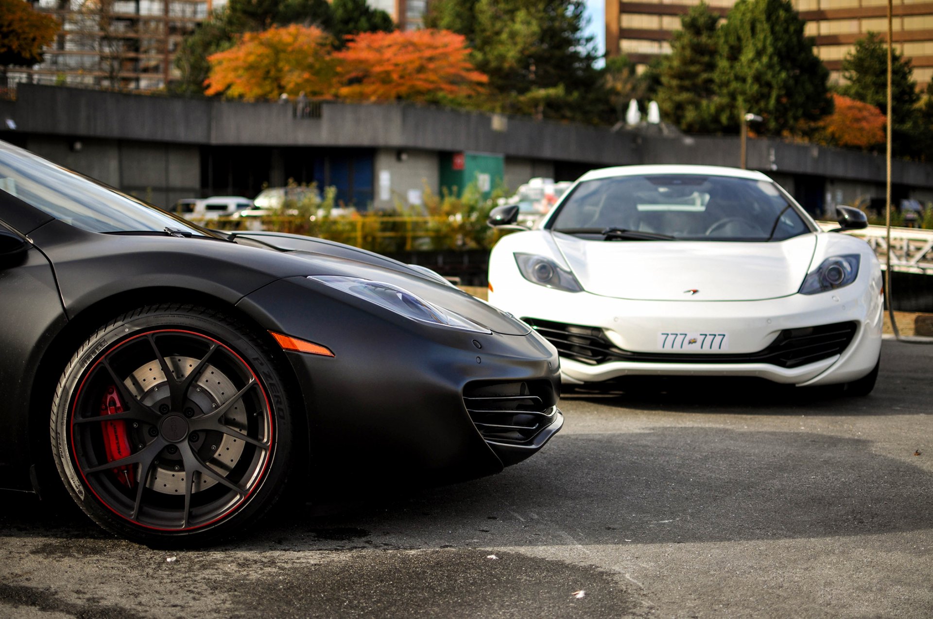 mclaren mp4 12c czarny biały obręcz przód supercar mclaren przód