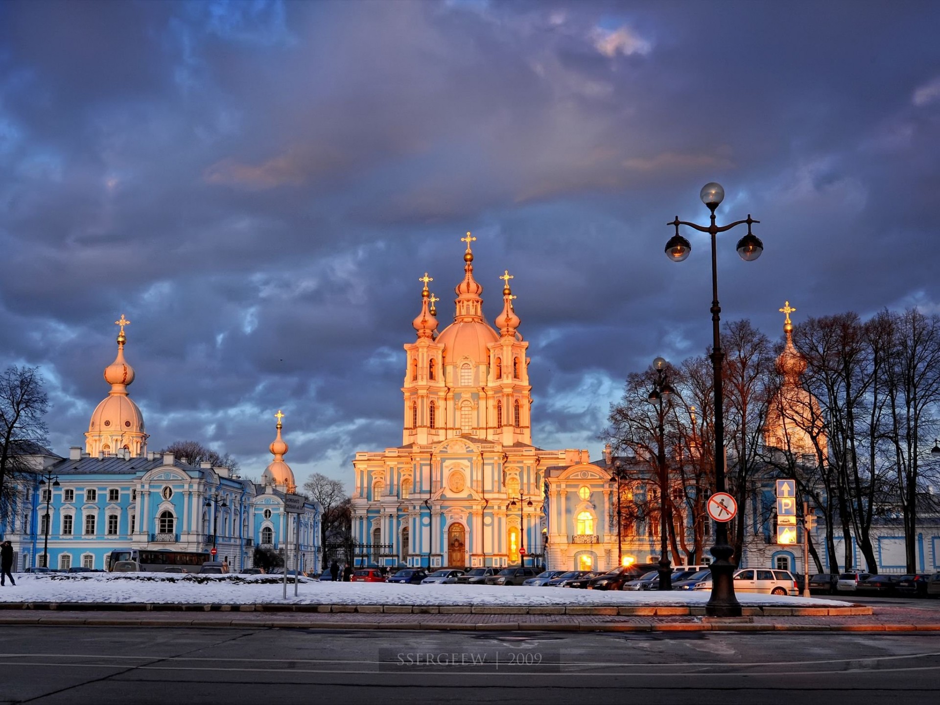 sergiev posad chiesa case lanterna alberi