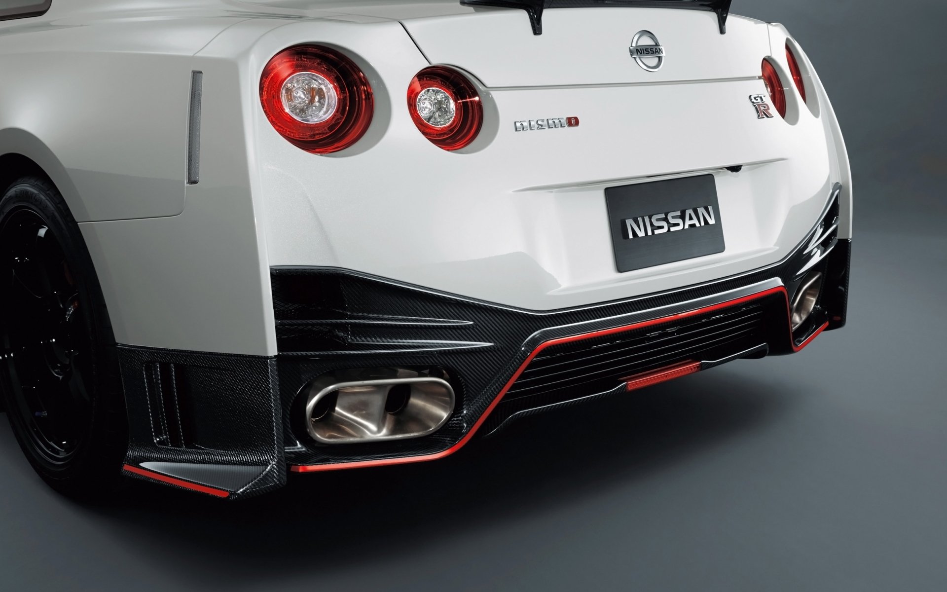 nissan gt-r nismo ниссан гт-р нисмо суперкар вид сзади дифузор фон