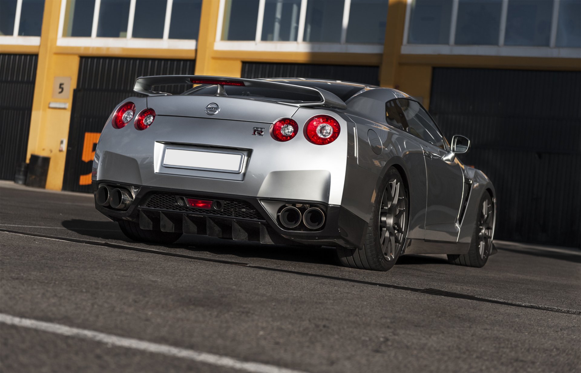 nissan gt-r nissan gris