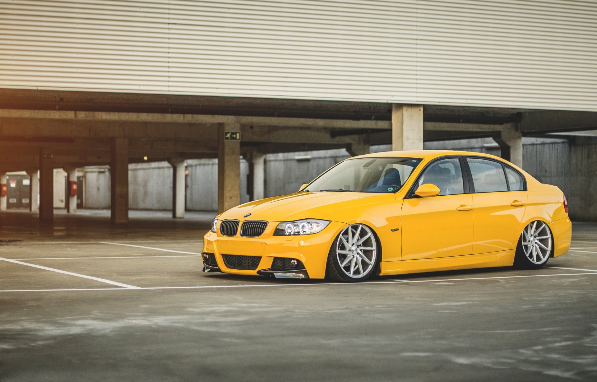 bmw serie 3 e90 amarillo bmw aparcamiento suspensión