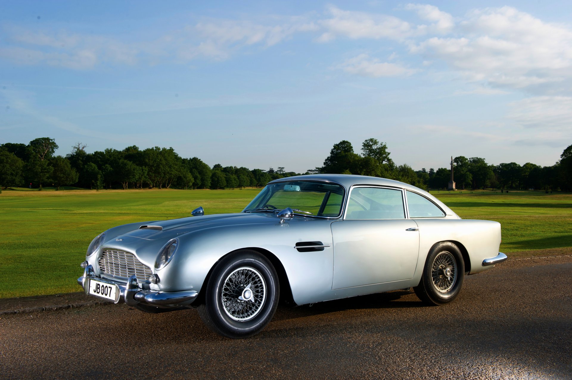 aston martin db5 classique 1964 voiture james bond gris