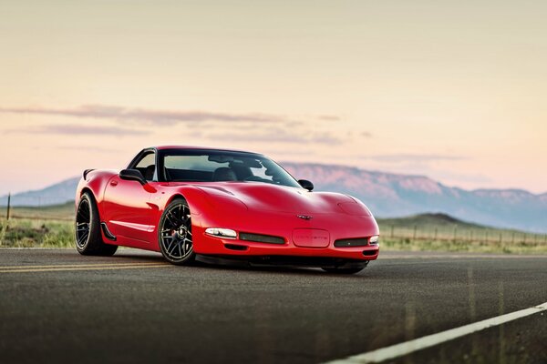 Rote Chevrolet corvette c5