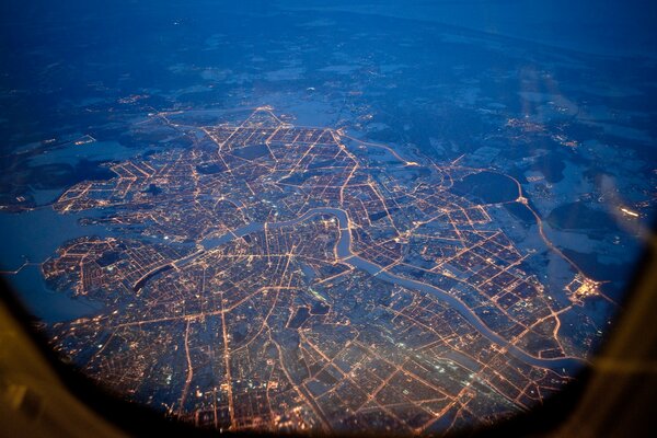 Widok z wysokości. Sankt Petersburg. Lampki nocne