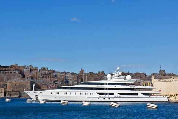 La Valletta Malta Yacht grande