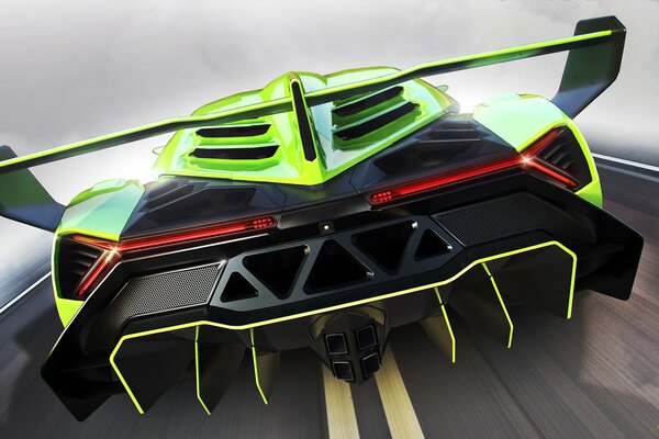 Incroyablement belle à couper le souffle lamborghini veneno