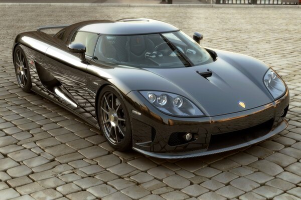 Коричневый суперкар koenigsegg ccx