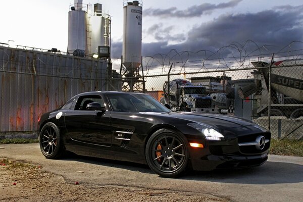 Painting mercedes car black