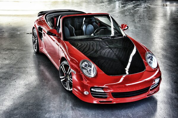 Porsche décapotable rouge sans toit