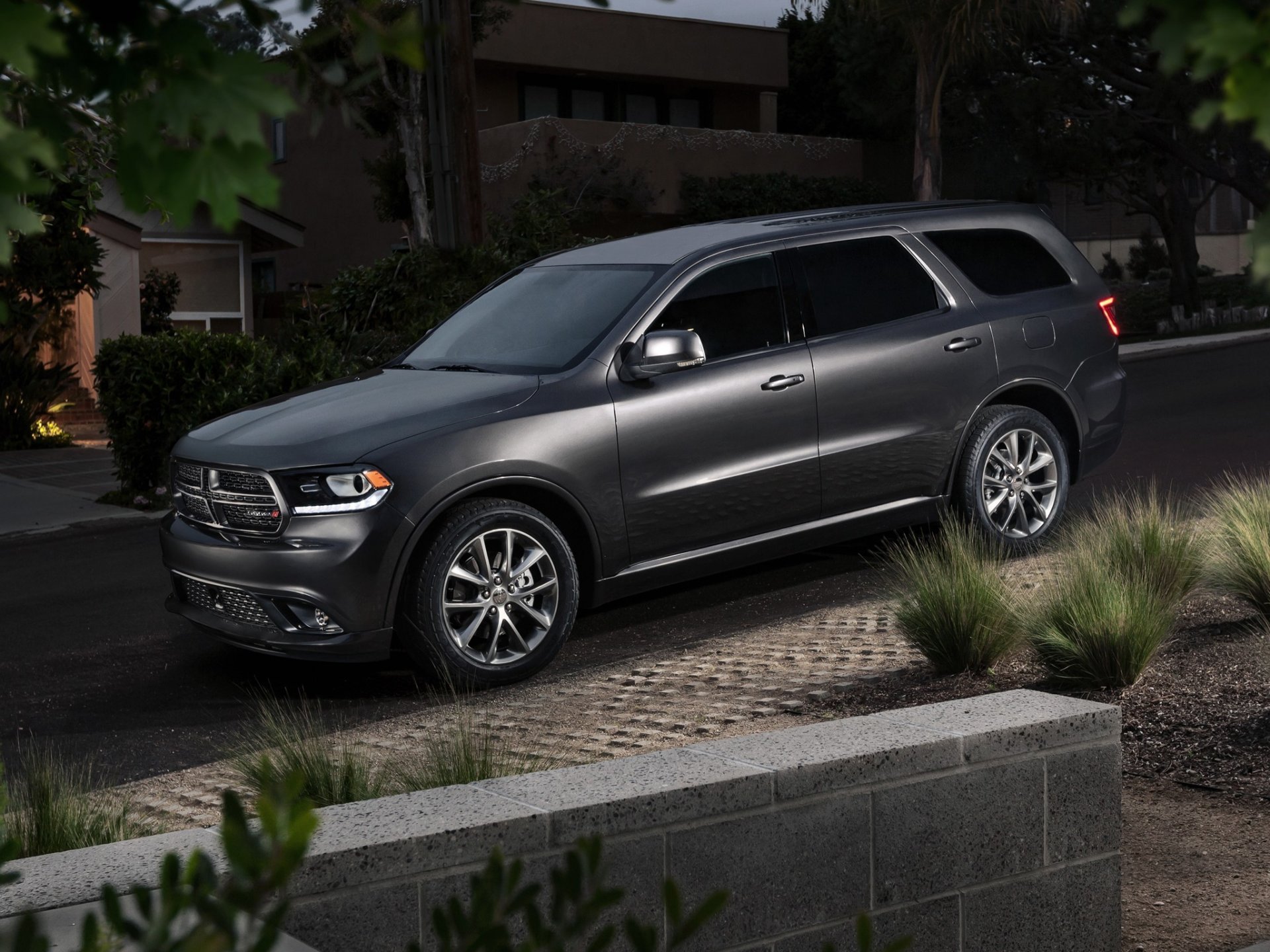 esquiver r / t voiture suv fond d écran