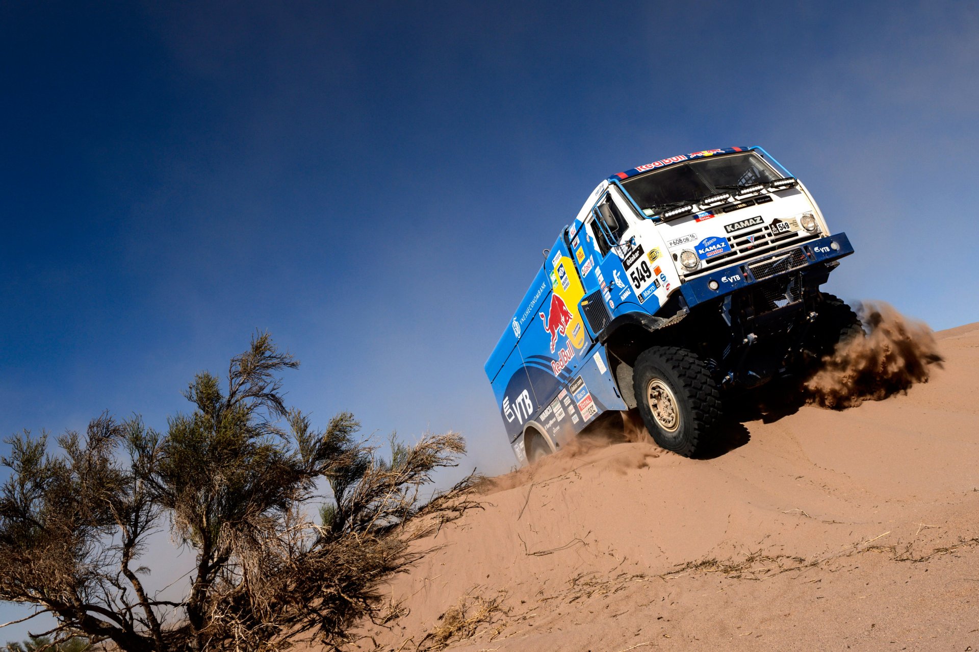 kamaz dakar kamaz maestro camión arena cielo rusia azul toro rojo hierba