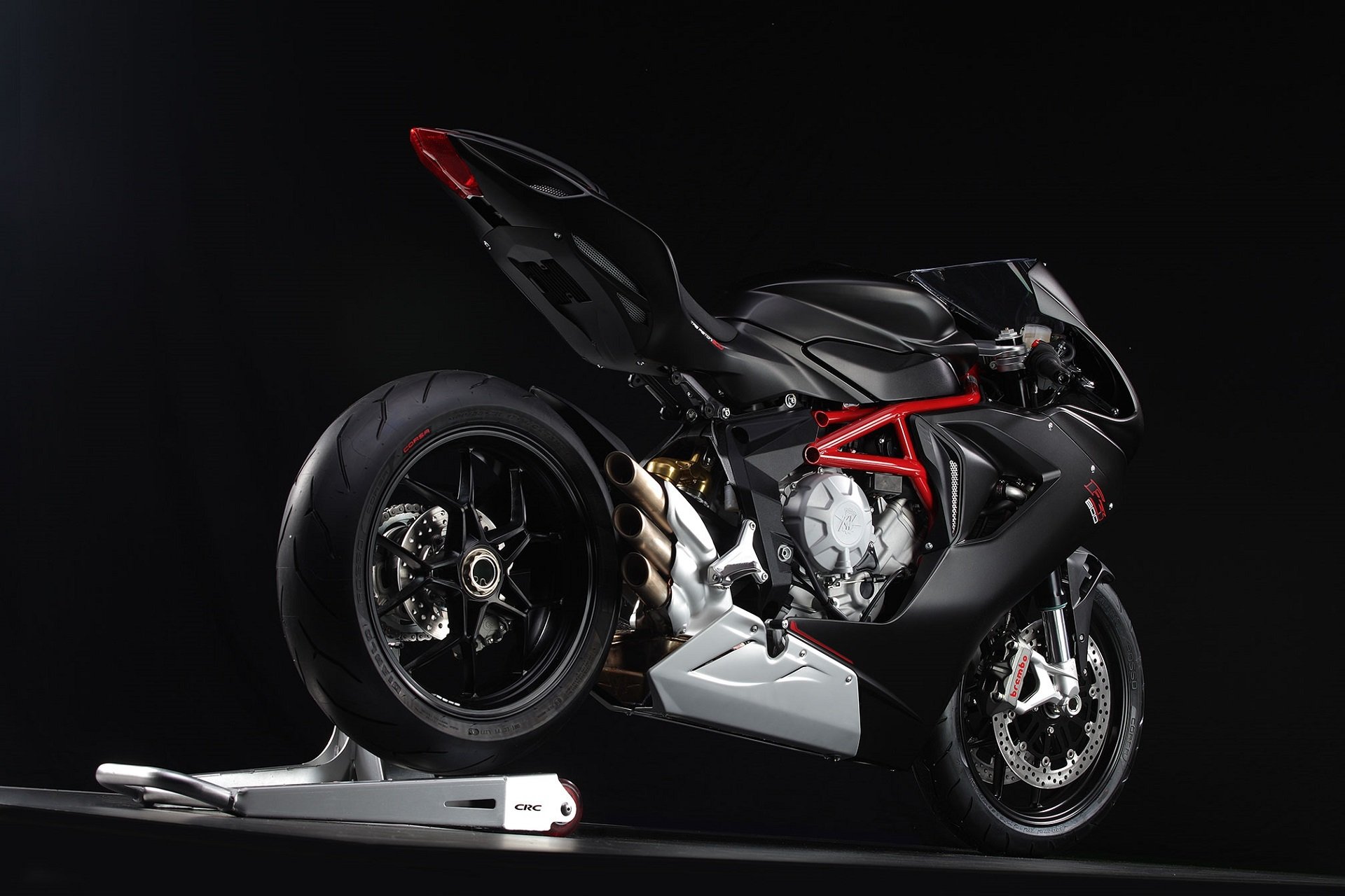 mv-agusta motorrad schwarzer hintergrund